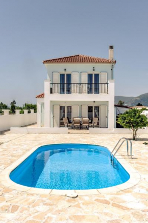 2 bedrooms villa with private pool enclosed garden and wifi at Zakynthos 1 km away from the beach